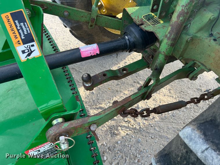 image for item MR9952 1982 John Deere 950  tractor