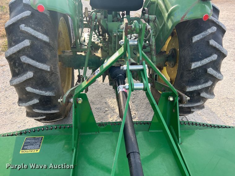 image for item MR9952 1982 John Deere 950  tractor