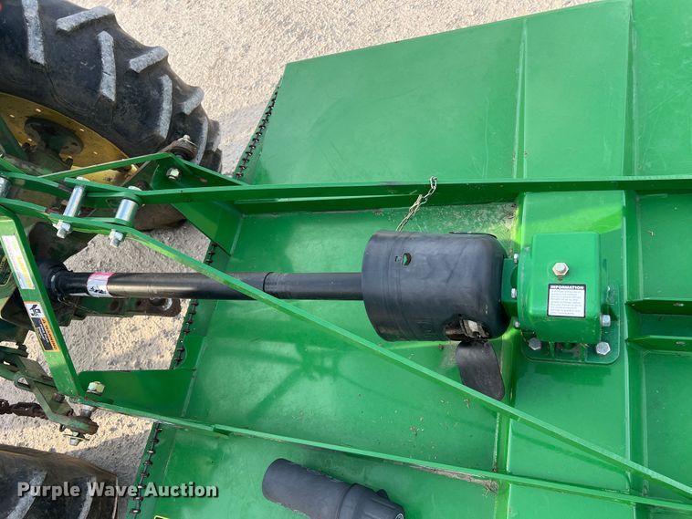 image for item MR9952 1982 John Deere 950  tractor