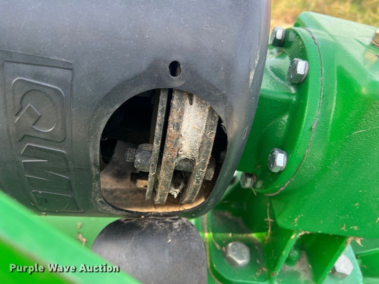 image for item MR9952 1982 John Deere 950  tractor