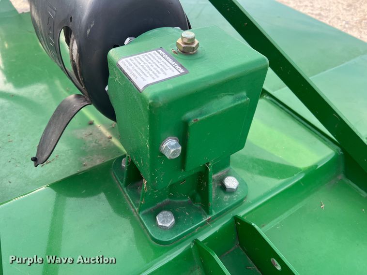 image for item MR9952 1982 John Deere 950  tractor