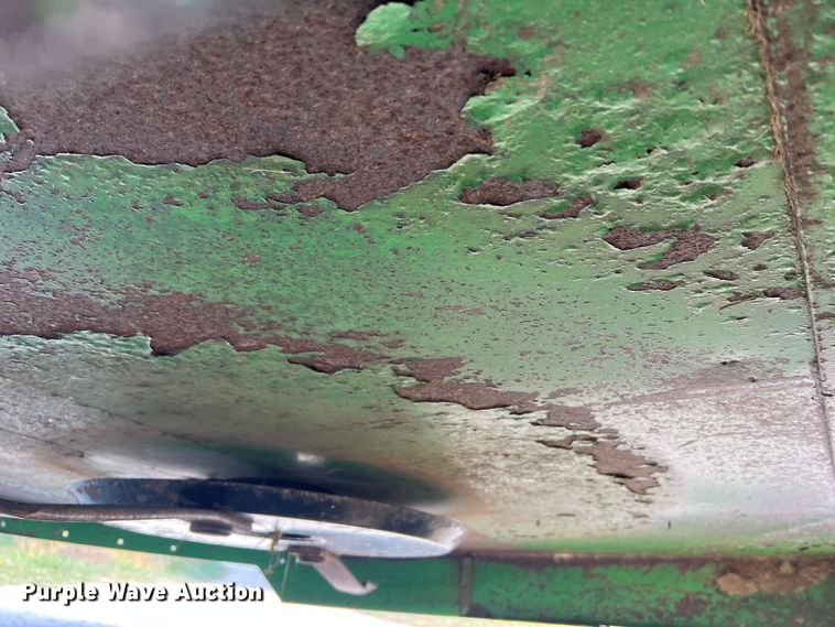 image for item MR9952 1982 John Deere 950  tractor