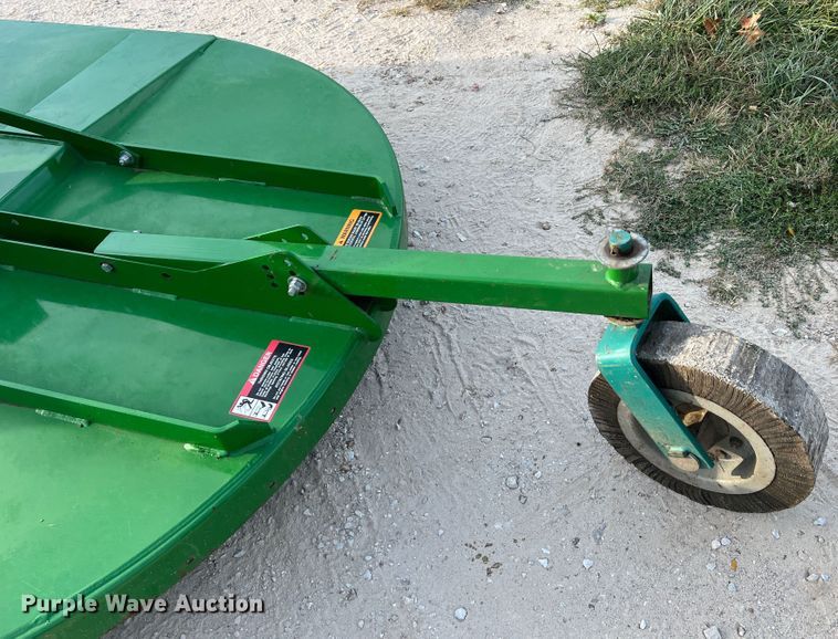 image for item MR9952 1982 John Deere 950  tractor