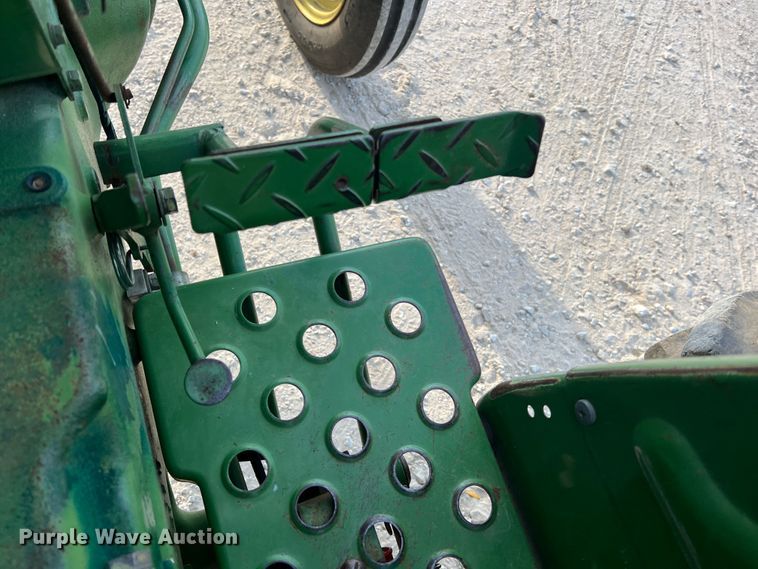 image for item MR9952 1982 John Deere 950  tractor