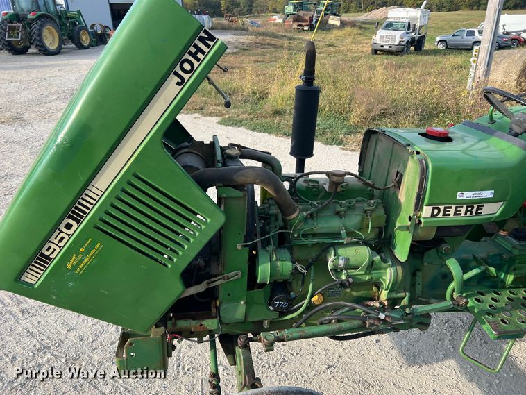 image for item MR9952 1982 John Deere 950  tractor