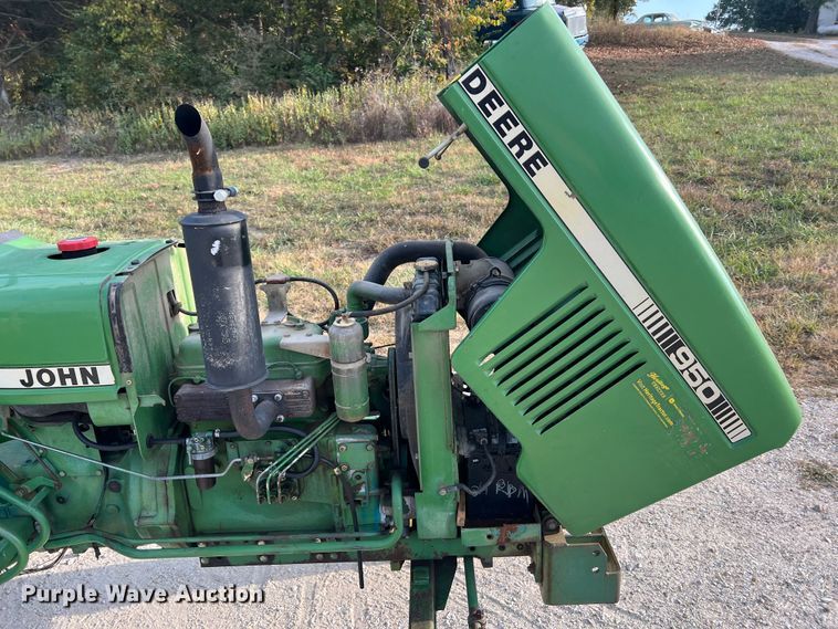 image for item MR9952 1982 John Deere 950  tractor
