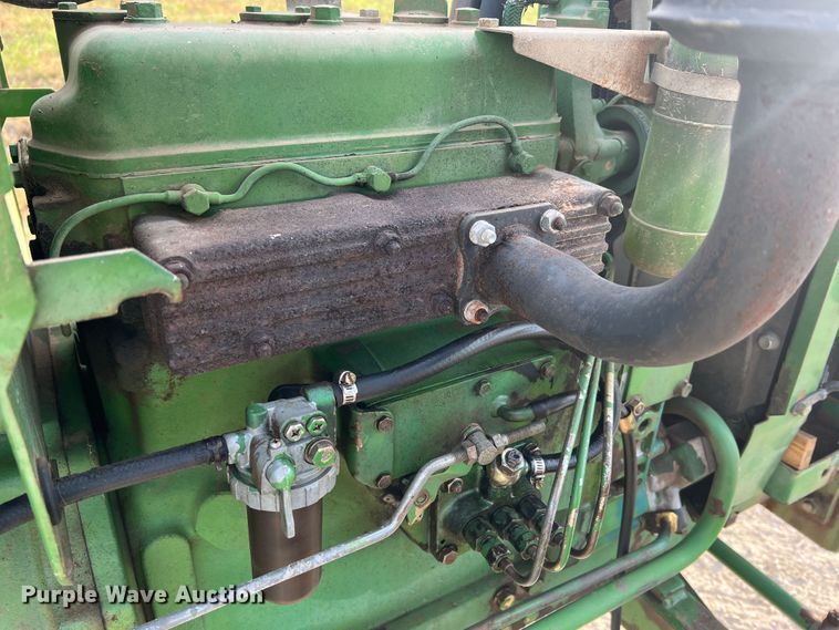 image for item MR9952 1982 John Deere 950  tractor