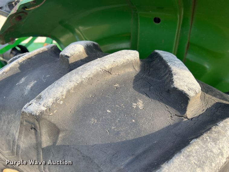 image for item MR9952 1982 John Deere 950  tractor