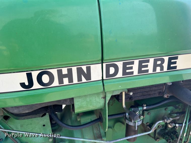 image for item MR9952 1982 John Deere 950  tractor