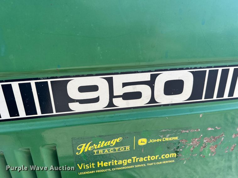 image for item MR9952 1982 John Deere 950  tractor