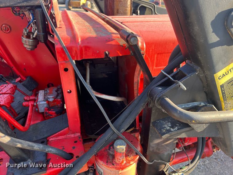 image for item MR9956 Belarus 310  MFWD tractor