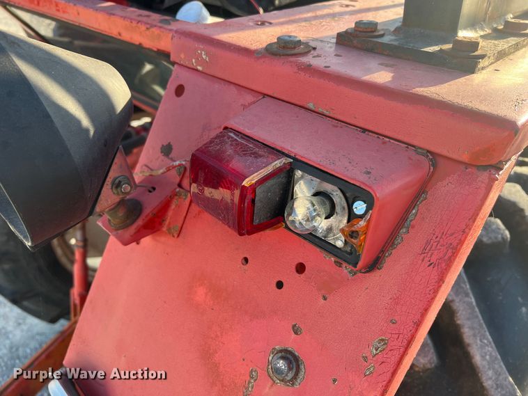 image for item MR9956 Belarus 310  MFWD tractor