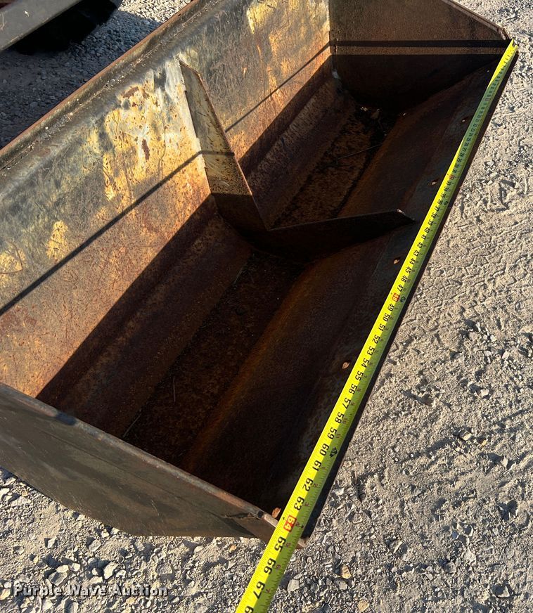 image for item MR9956 Belarus 310  MFWD tractor