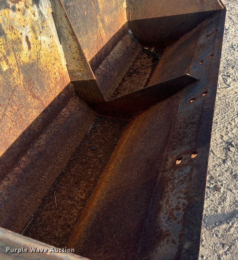 image for item MR9956 Belarus 310  MFWD tractor