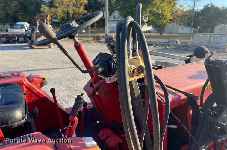 image for item MR9956 Belarus 310  MFWD tractor