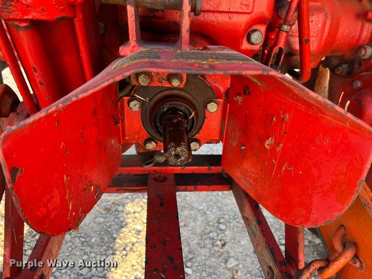 image for item MR9956 Belarus 310  MFWD tractor