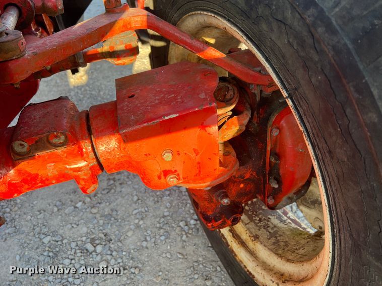 image for item MR9956 Belarus 310  MFWD tractor