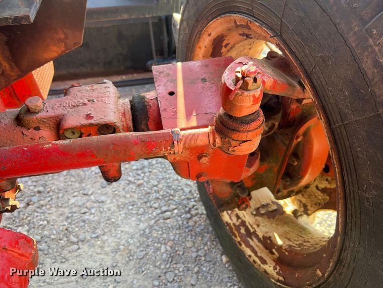 image for item MR9956 Belarus 310  MFWD tractor