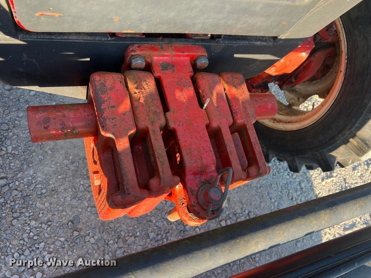 image for item MR9956 Belarus 310  MFWD tractor