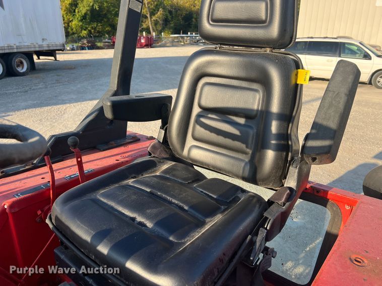 image for item MR9956 Belarus 310  MFWD tractor