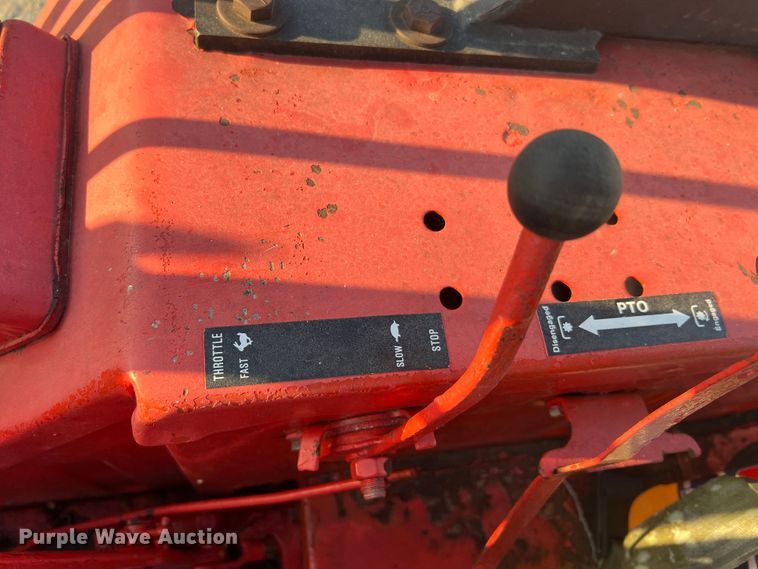 image for item MR9956 Belarus 310  MFWD tractor