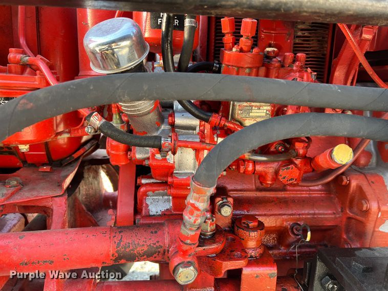 image for item MR9956 Belarus 310  MFWD tractor