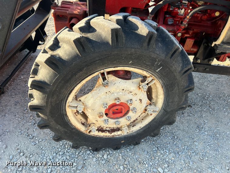 image for item MR9956 Belarus 310  MFWD tractor