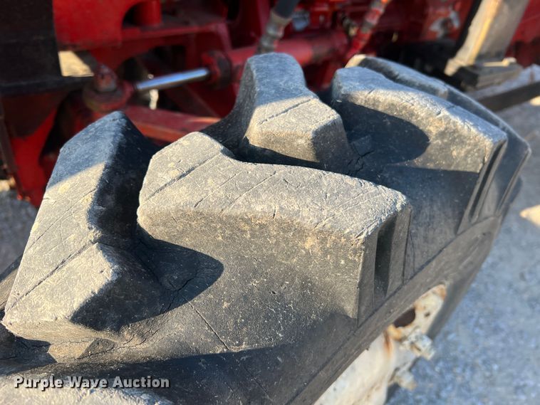 image for item MR9956 Belarus 310  MFWD tractor