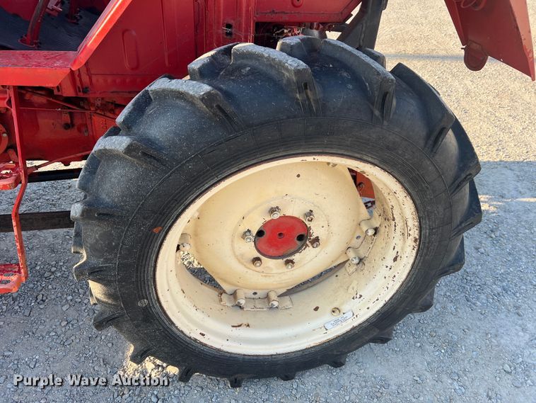 image for item MR9956 Belarus 310  MFWD tractor