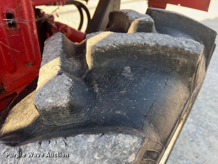 image for item MR9956 Belarus 310  MFWD tractor