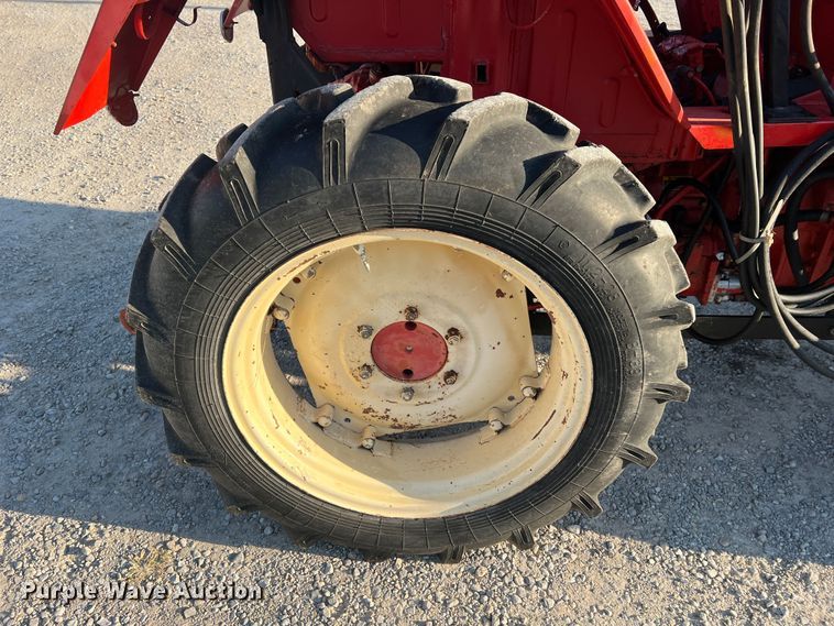 image for item MR9956 Belarus 310  MFWD tractor