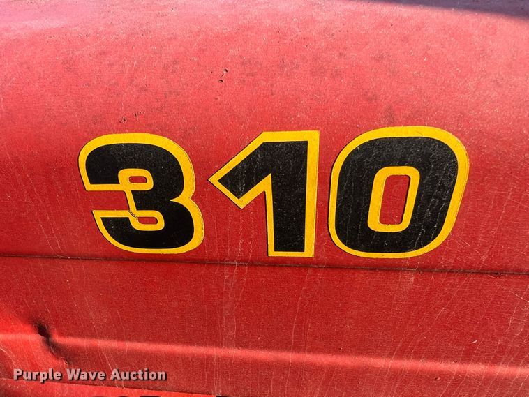 image for item MR9956 Belarus 310  MFWD tractor