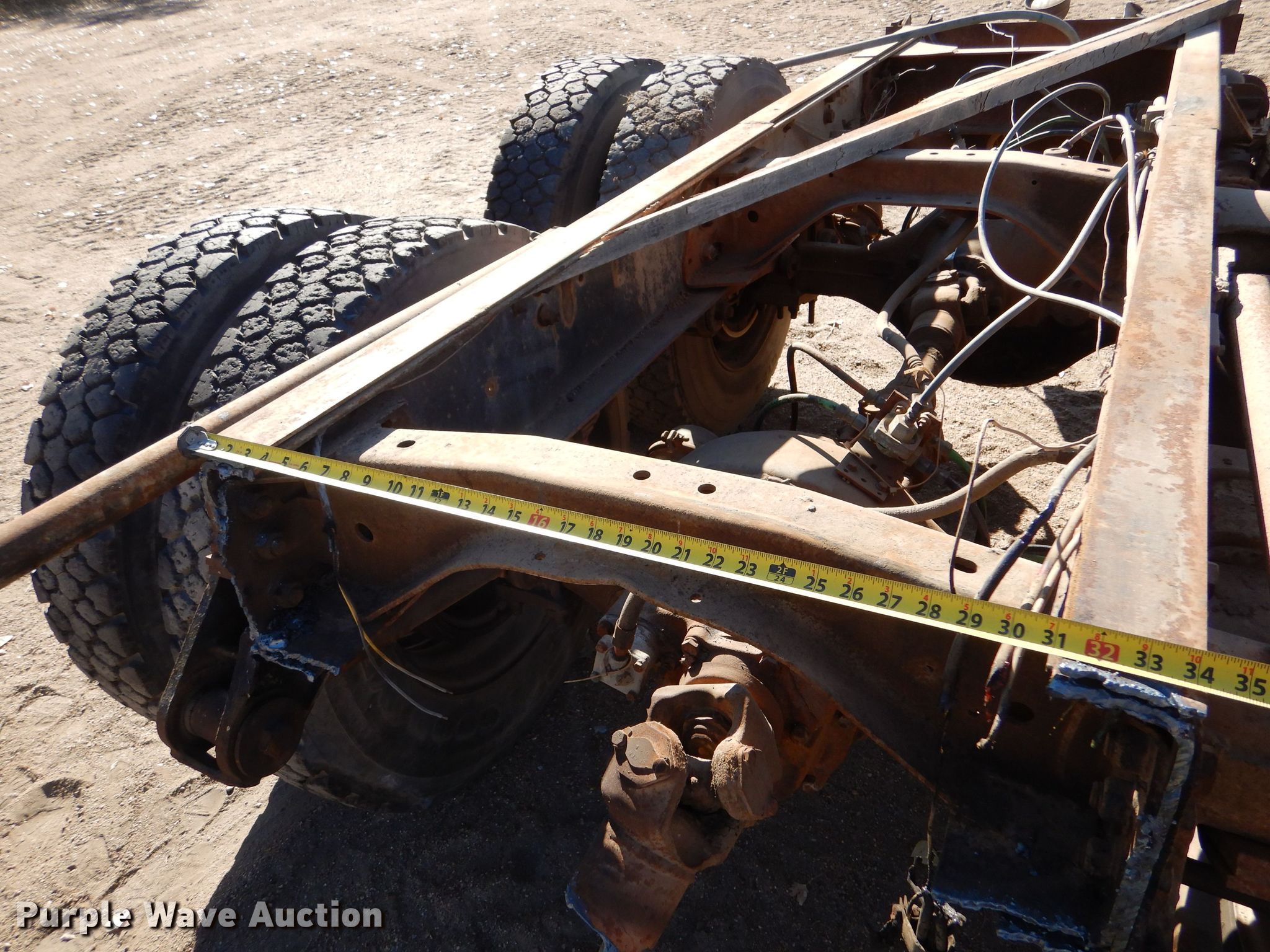 Rear axle assembly in Kinsley, KS | Item DK7297 sold | Purple Wave