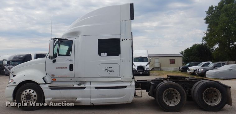 image for item DB7948 2011 International ProStar Premium  semi truck