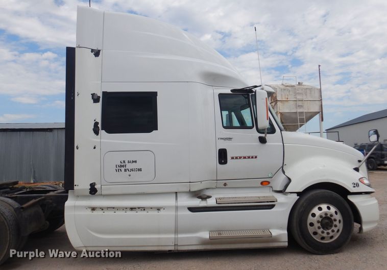 image for item DB7948 2011 International ProStar Premium  semi truck