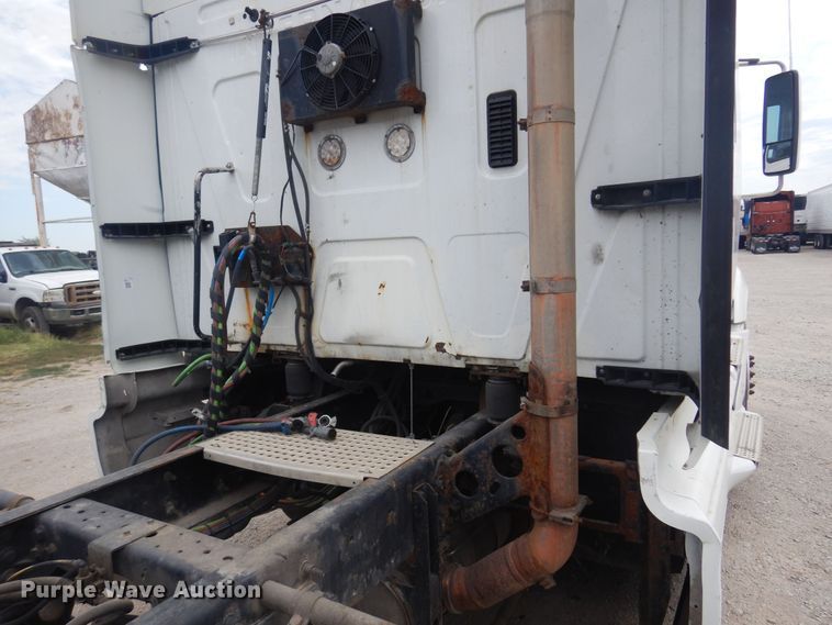 image for item DB7948 2011 International ProStar Premium  semi truck