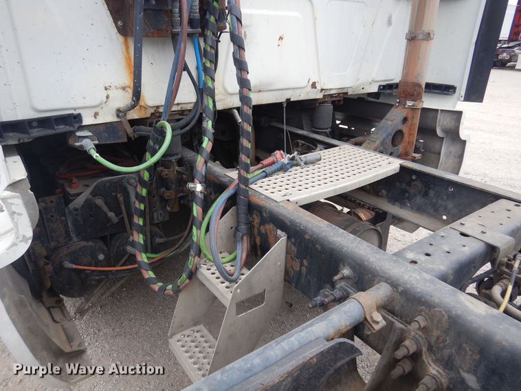 image for item DB7948 2011 International ProStar Premium  semi truck