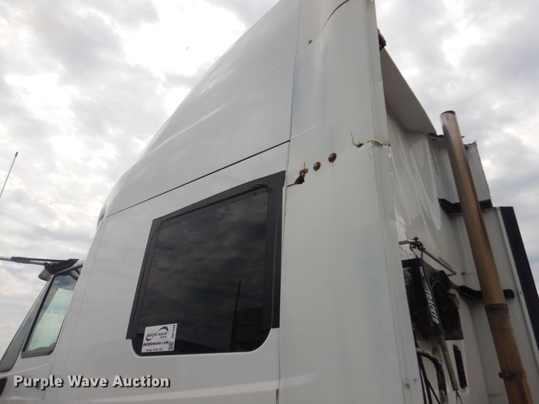 image for item DB7948 2011 International ProStar Premium  semi truck