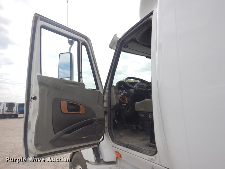 image for item DB7948 2011 International ProStar Premium  semi truck