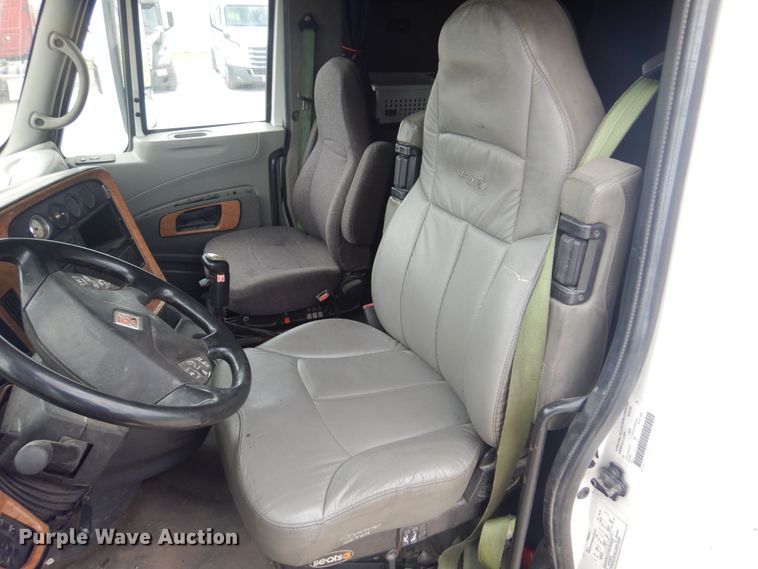 image for item DB7948 2011 International ProStar Premium  semi truck