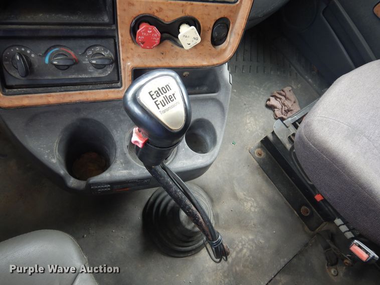 image for item DB7948 2011 International ProStar Premium  semi truck