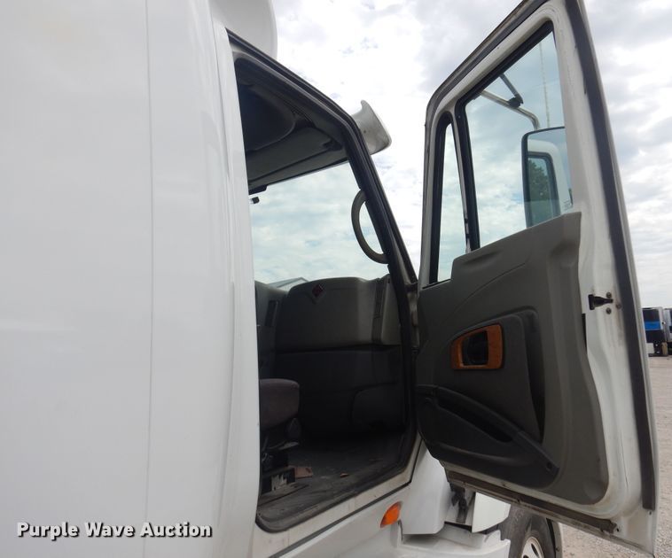 image for item DB7948 2011 International ProStar Premium  semi truck