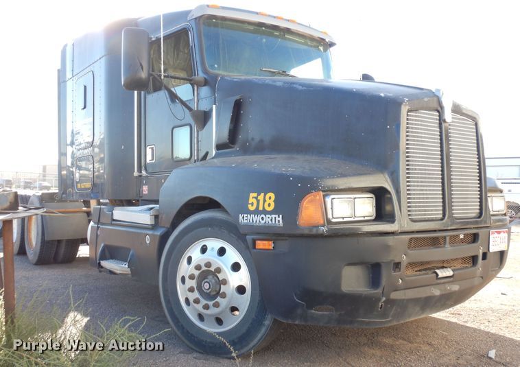 image for item DF8178 1998 Kenworth T600  semi truck