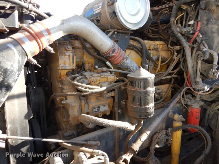 image for item DF8178 1998 Kenworth T600  semi truck