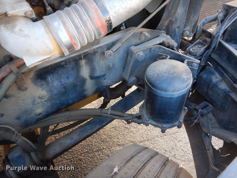 image for item DF8178 1998 Kenworth T600  semi truck