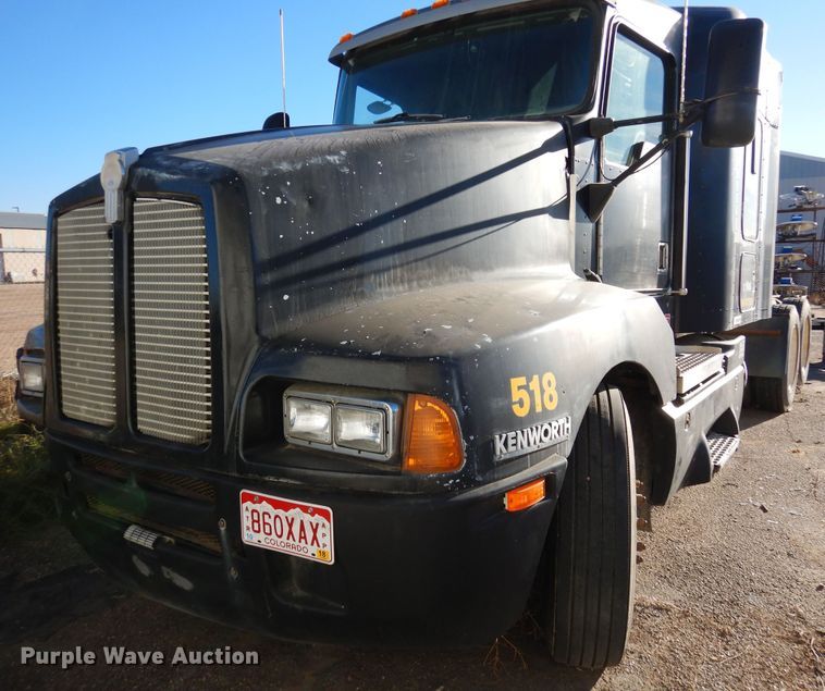 image for item DF8178 1998 Kenworth T600  semi truck