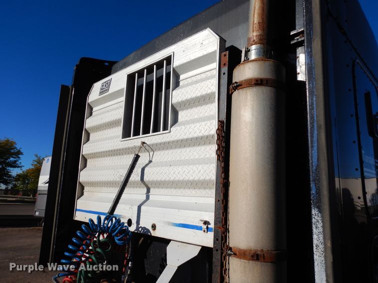 image for item DF8178 1998 Kenworth T600  semi truck