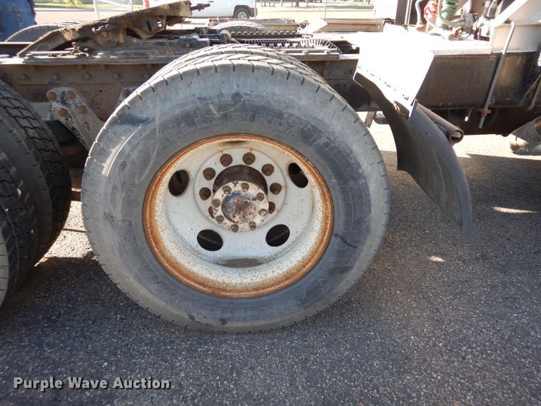 image for item DF8178 1998 Kenworth T600  semi truck