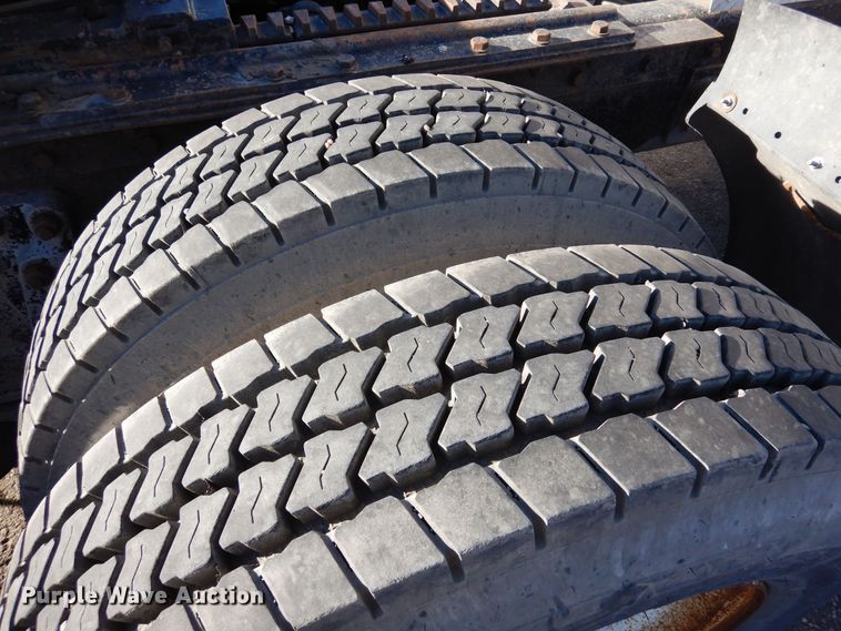 image for item DF8178 1998 Kenworth T600  semi truck