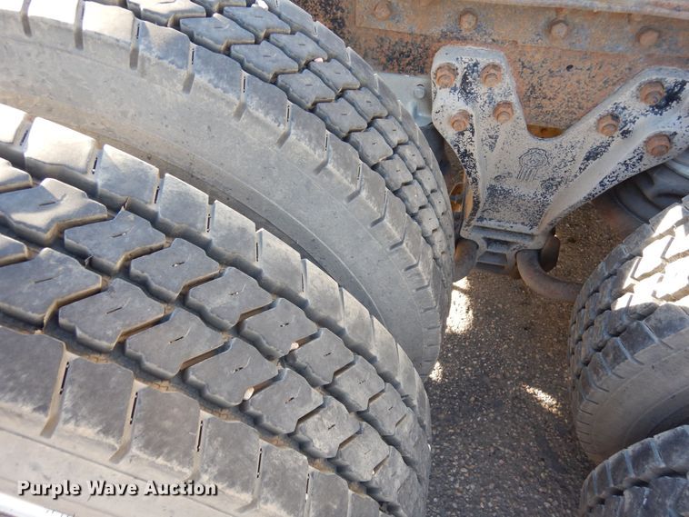 image for item DF8178 1998 Kenworth T600  semi truck